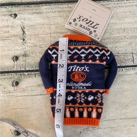 2 total 1 NWT and 1 NWOT Tito’s Christmas mini sweater. Bottle topper/ 2022 - Picture 6 of 7